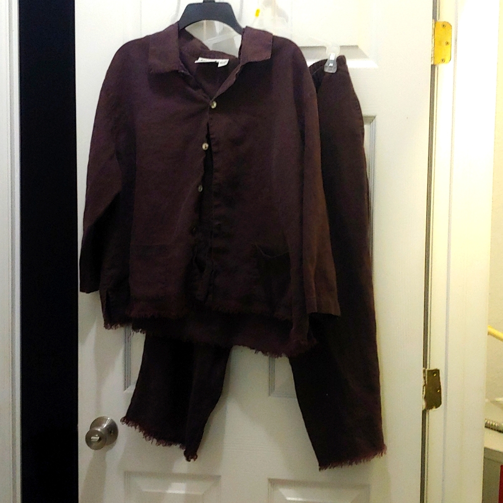 Ladies pants suit